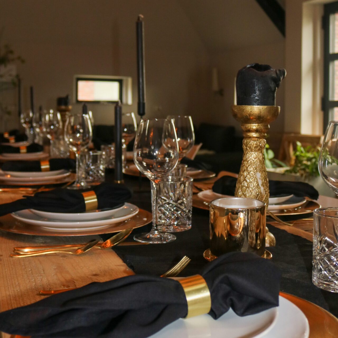 Tafelstyling in thema Black & Gold